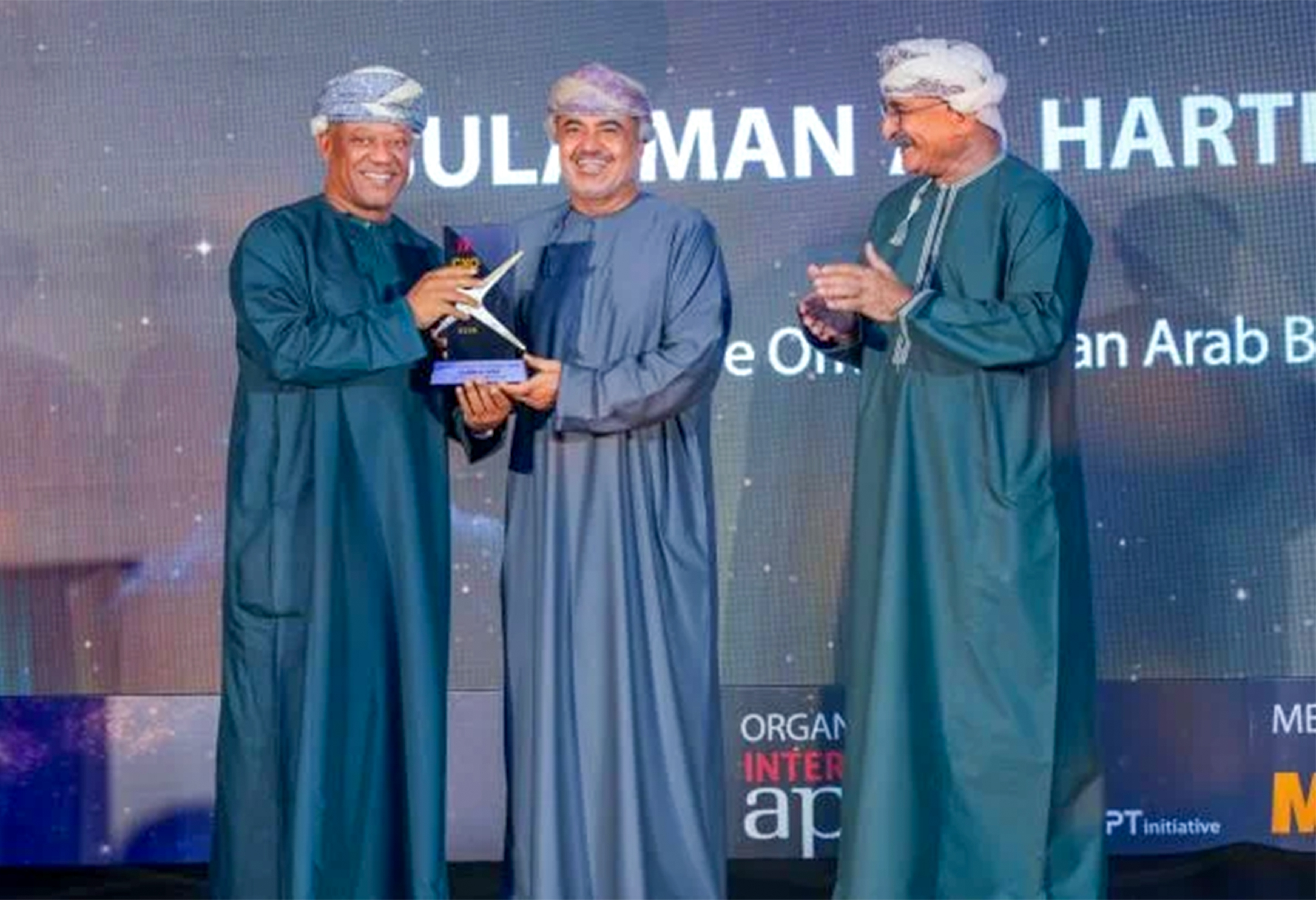 سليمان الحارثي يتوج بجائزة "الرئيس التنفيذي للعام في القطاع المصرفي" ضمن جوائز CXO لعام 2025